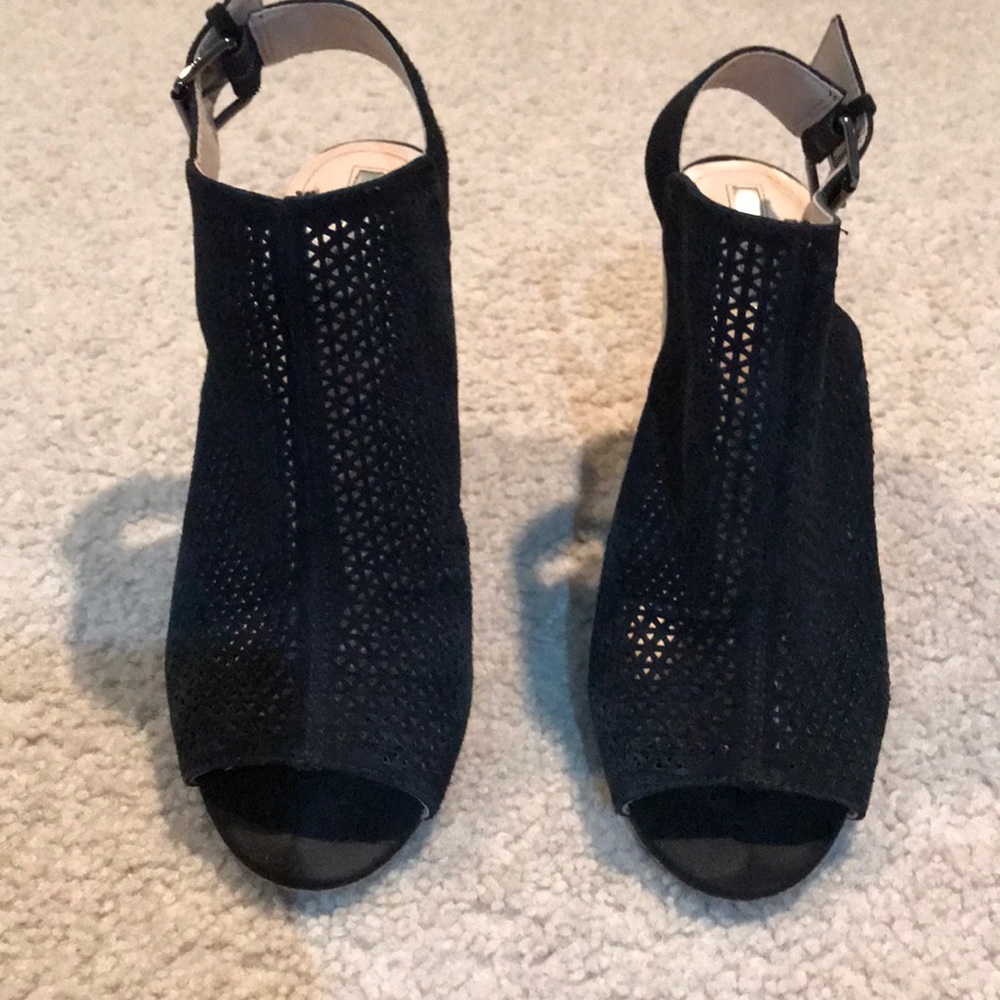 Black suede heels 👠